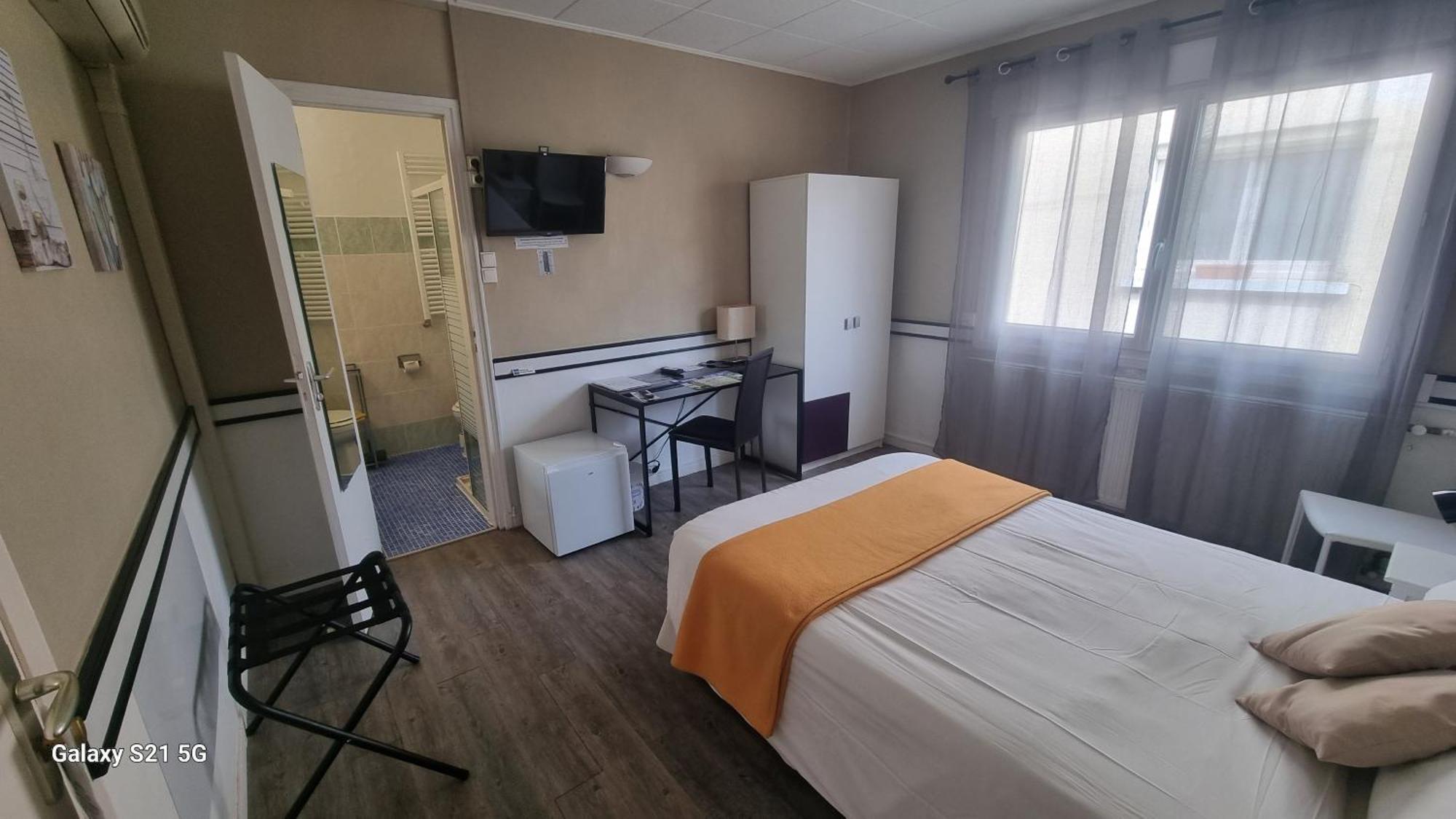 Hotel Du Tricastin Pierrelatte Exteriér fotografie